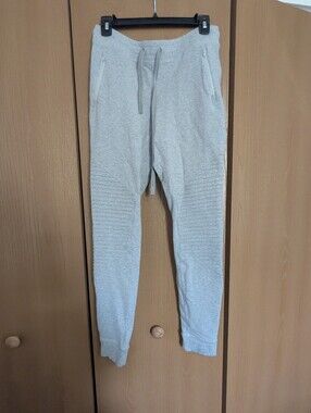 Women's Alo Light Gray Yoga Jogger